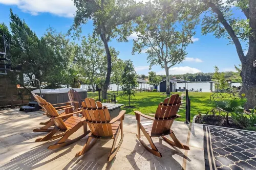 Relax, Play, Repeat! 5 Star Lakefront Retreat - Hot Tub, Dock, Cabana, Game Room Hotels in Kingsland