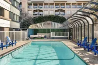 Days Inn by Wyndham Victoria on the Harbour