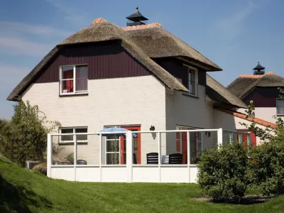 Modern Villa in Makkum with Garden Hotels in der Nähe von Appie