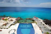 Hotel B Cozumel - Pools