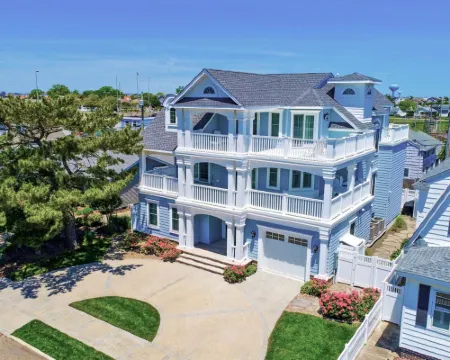 Spacious 6Br Beach Home with Elevator Heated Pool - Ideal for Family Vacations Hotels in Brigantine