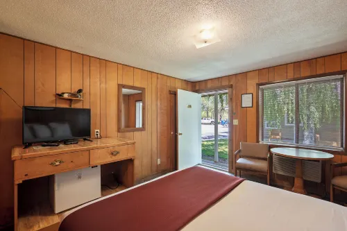 Birch Glen in Cascade