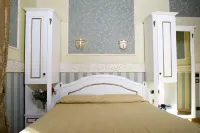 Upper View Suite Hotel a Rione III Colonna