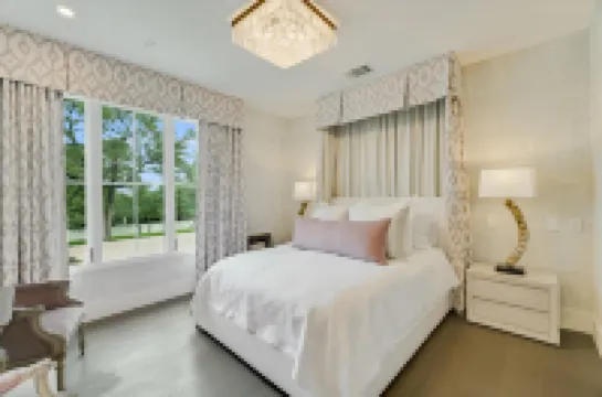 Stunning Outdoor Oasis with Pool and Casita - Exquisite Luxury Retreat