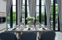 時尚七床帶泳池別墅配影院和電梯 - 距BTS 2分鐘