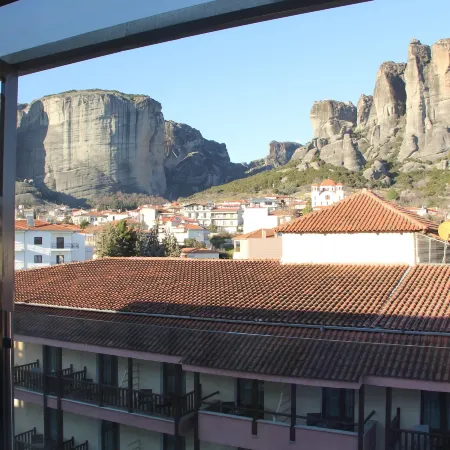 Alexiou Hotel