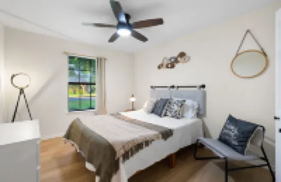 Charming & Bright W Lounging Pool and Hot Tub