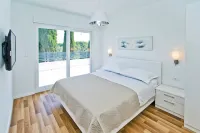 Family Villa with Pool-Peaceful Hvar Island Oasis - วิลล่า