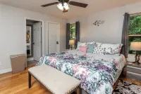 Center Hill Lake - 4 Bedroom, 2 Bath, Pool, Bonus Rm & Deck - 1 Hr to Nashville - 3-Star