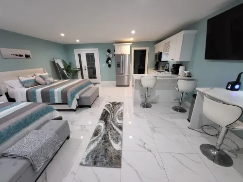 Cozy, pet friendly, centrally-located studio in Tampa