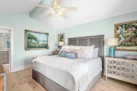 Heated Pool, Hot Tub, Kayaks, Fishing, 5BR Waterfront Home in Key Allegro - ブティック