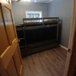 Lakefront Cabin on Quiet Private Lake Just Minutes from Town and 131 Highway - Chalets