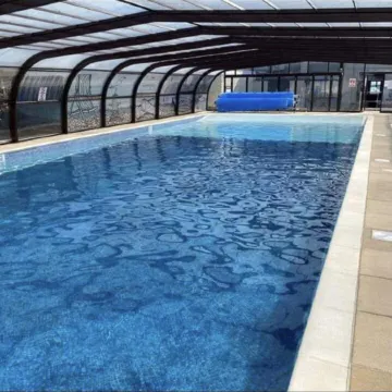 Villa - Sleeps 6 - Pets Ok - Pool - Parking