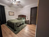 Cliffside Luxury Waterfront Home.  Stunning Views Year Round!!!  Pet-Friendly.