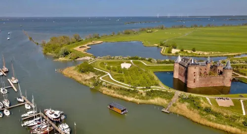 Cozy Lodge Retreat Close to Amsterdam on the Vecht Hotels in Zeewolde