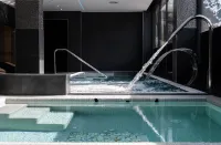 The Mirror & Spa by Elegant Residences - spa