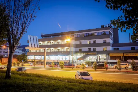 Hotel Lara Отели в г. Тайан