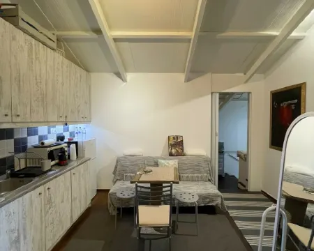 Simple Stay Vari's House Hotels in Kropia