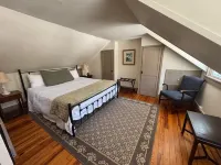 Charming 3-bedroom cottage with WiFi and AC in Hot Springs バスのホテル