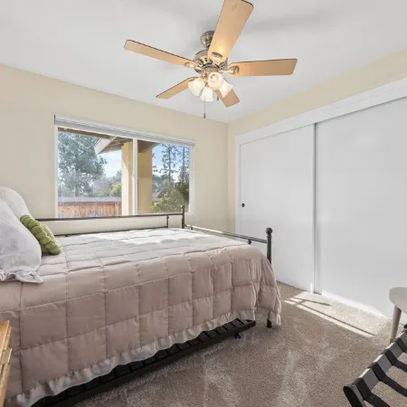 Entire condo in Bakersfield with WiFi, AC