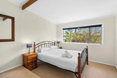 PARKSIDE BEACH HOUSE DOG FRIENDLY 450m BEACH