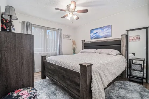 Charming 2-bedroom bungalow in lovely West Council Bluffs with WiFi, AC