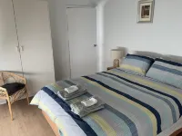 Seaduce, only 300m to the beach! 세인트 레오나드 호텔