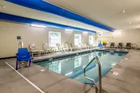 Cobblestone Hotel & Suites - Erie - Pools