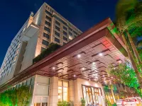 Radisson Blu Hotel, Nagpur Hotels near Sitabuldi Fort