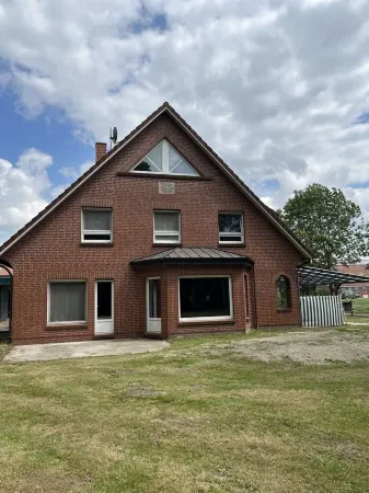 Modernes und Freistehendes Ferienhaus für Großfamilien Отели в г. Брокмерланд