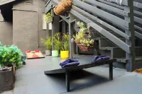 Cute Hilltop Hideaway Studio in LA