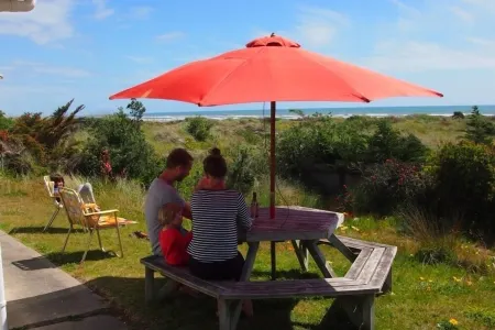 Ocean-front beach house Отели в г. Уэйтарер