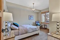 Gorgeous Luxury Mountain View Condo
