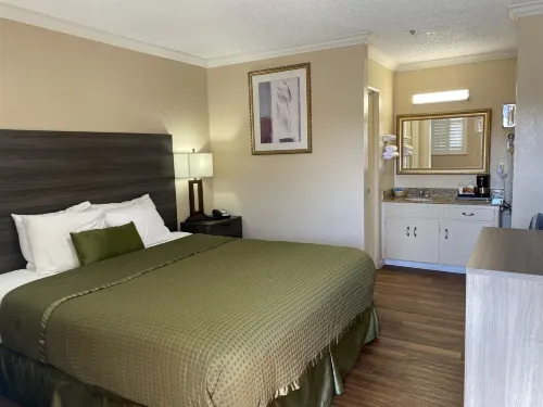 Holland Inn & Suites Hotels in Cayucos