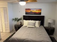 Spacious, Great Location. Close to Beaches!- 1 bedroom condo - Pool, WiFi, AC!