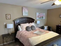 Chic Studio B w/private yard