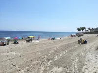 CHALET ON THE FIRST LINE OF THE SEA, 5 METERS !! FREE WIFI Hôtels à : El Mojon