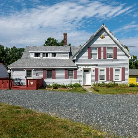 5BR 3 Bath-The Maine House@Twin Hills Cottages