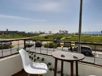 Carcavelos Surf Beach House