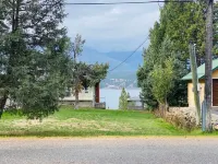 Lake Windermere Cabin |Close to Ski Hills and Hot Pools |Short walk to beach