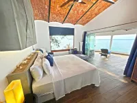 Beach Front, Amazing, Private Home