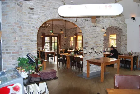 Bungalow for 6 persons with 2 bathrooms, free internet, near dunes and beach Отели рядом с достопримечательностью «Lighthouse Texel»