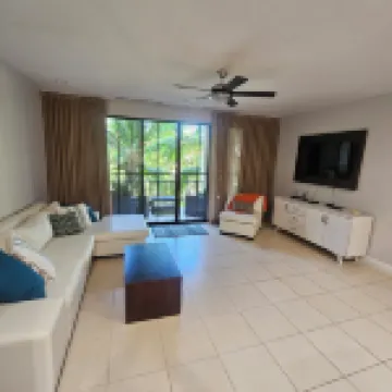 Spacious Pacifico condo-large balcony.  Access to pool, jacuzzi with bar/grill