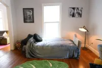 Vintage Charmer Waterfall views! sleeps 5!