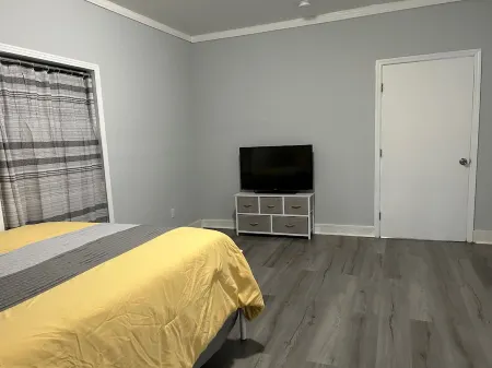 Cozy Condo/ Centrally Located