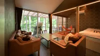 Onsen Glamping ShimaBlue Hotels in Nakanojo