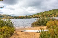 Chalet Orion, Lanaudière, spa, lake access, family-friendly and petfriendly