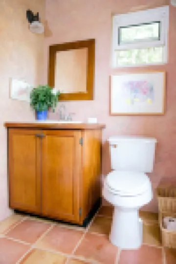 House of Open Arms Cottage: AC, White Water Views,Romantic, Private,!