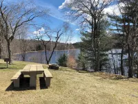 Cozy 3 bedroom condo 2.5 miles to Mount Snow