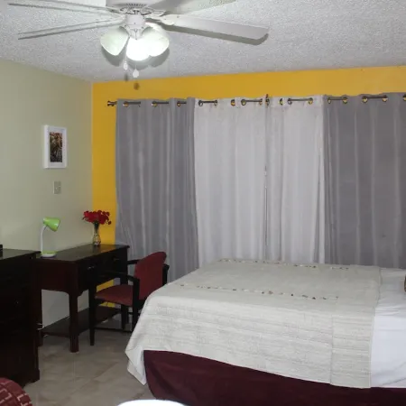 Comfy & Elegant Studio @ Chelsea New Kingston